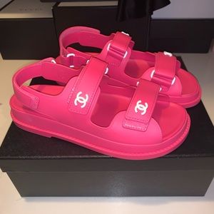 Chanel logo sandals cruise 2020 sold out